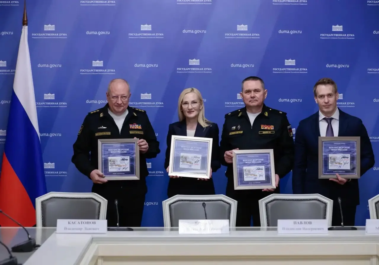 По инициативе Яровой создана юбилейная марка, посвященная 330-летию ВМФ
