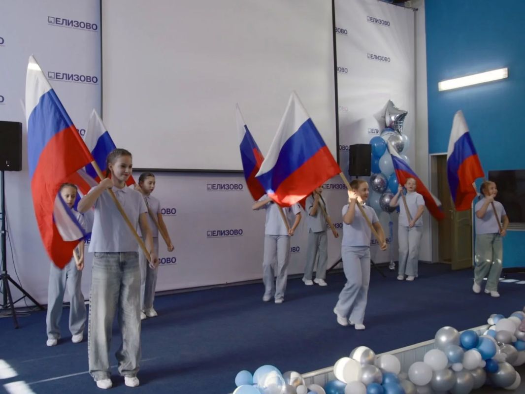 Павел Ясевич поздравил коллектив международного аэропорта Елизово с 10-летием со дня образования предприятия Павел Ясевич поздравил коллектив международного аэропорта Елизово с 10-летием со дня образования предприятия